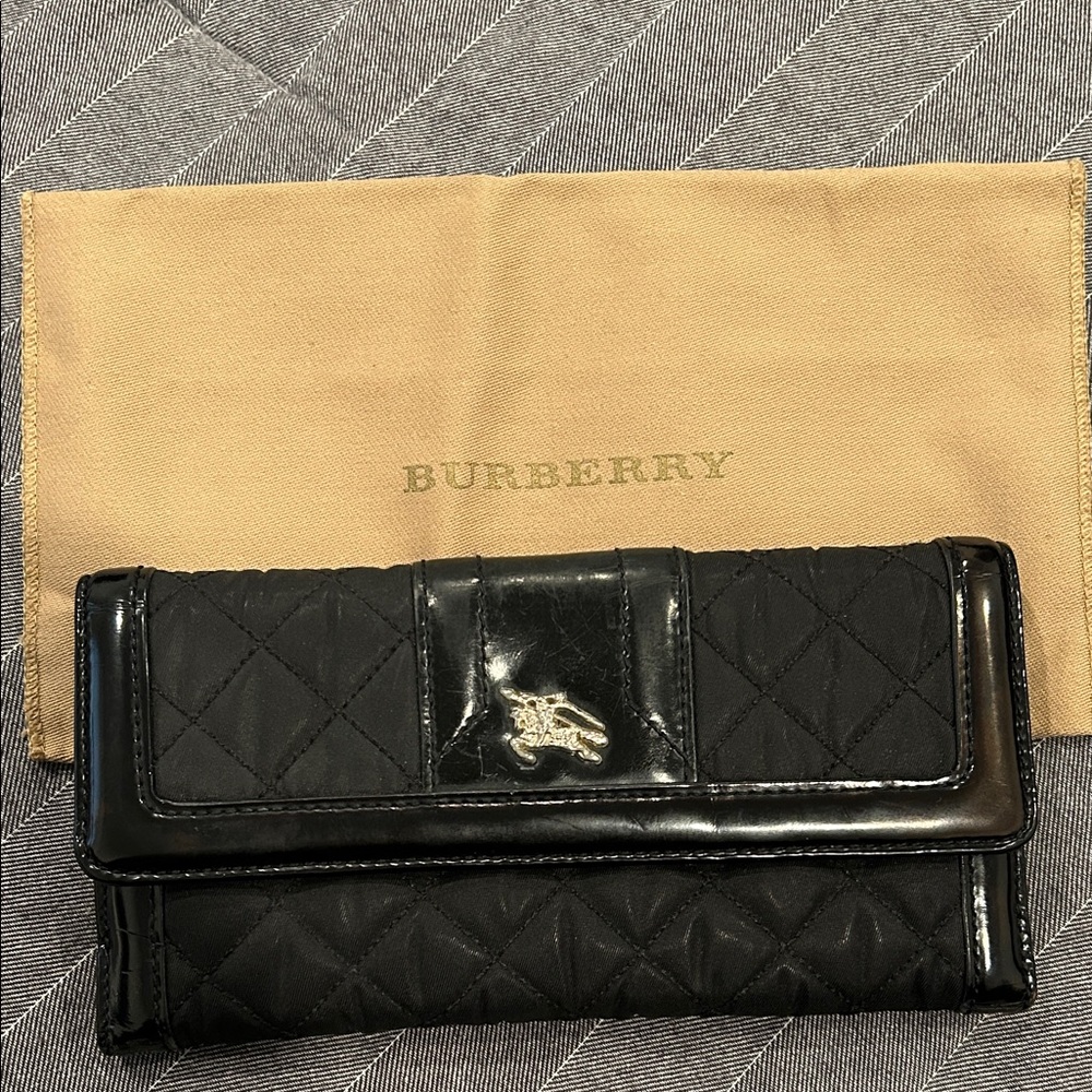 Burberry Black Quilted Wallet with Logo Accent - Picture 1 of 5